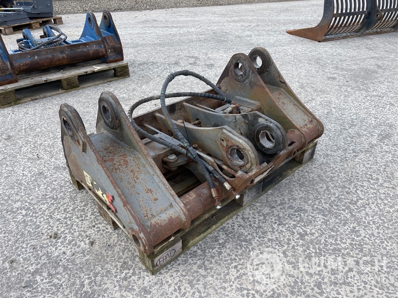 Verachtert quick coupler (Volvo L90 Verachtert connection) Lumach