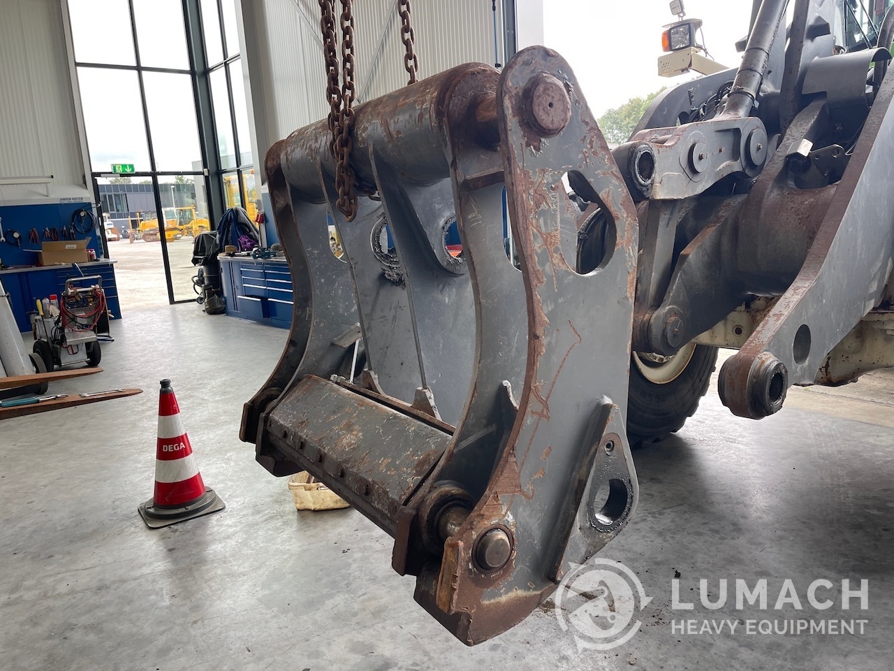 Volvo L180 quick coupler Lumach