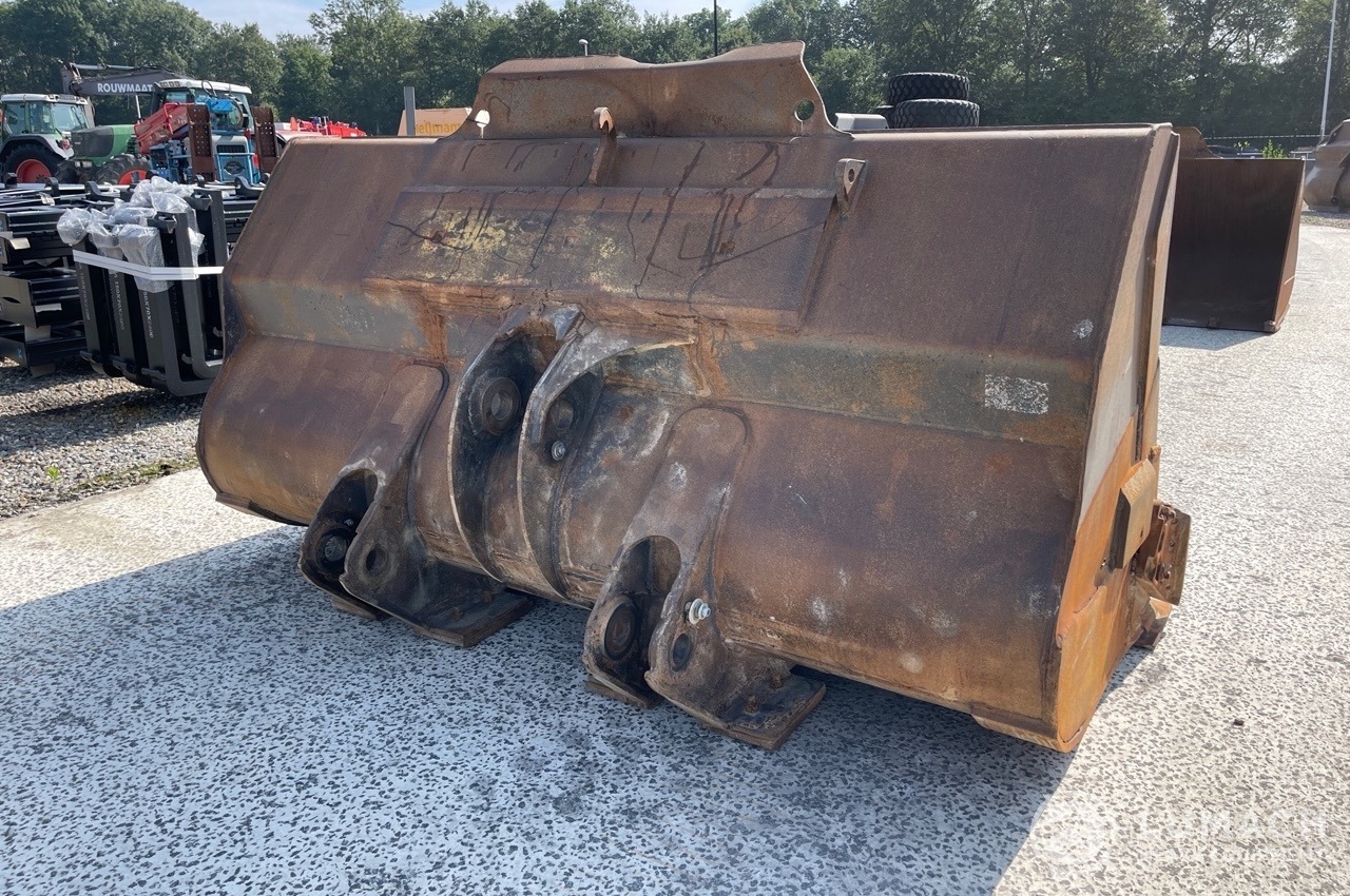 Volvo L120 Loading bucket 290cm Pinon connection Lumach